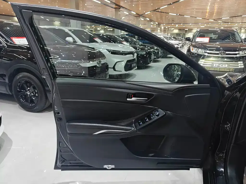 Toyota Avalon 2021 из CN, фото 8