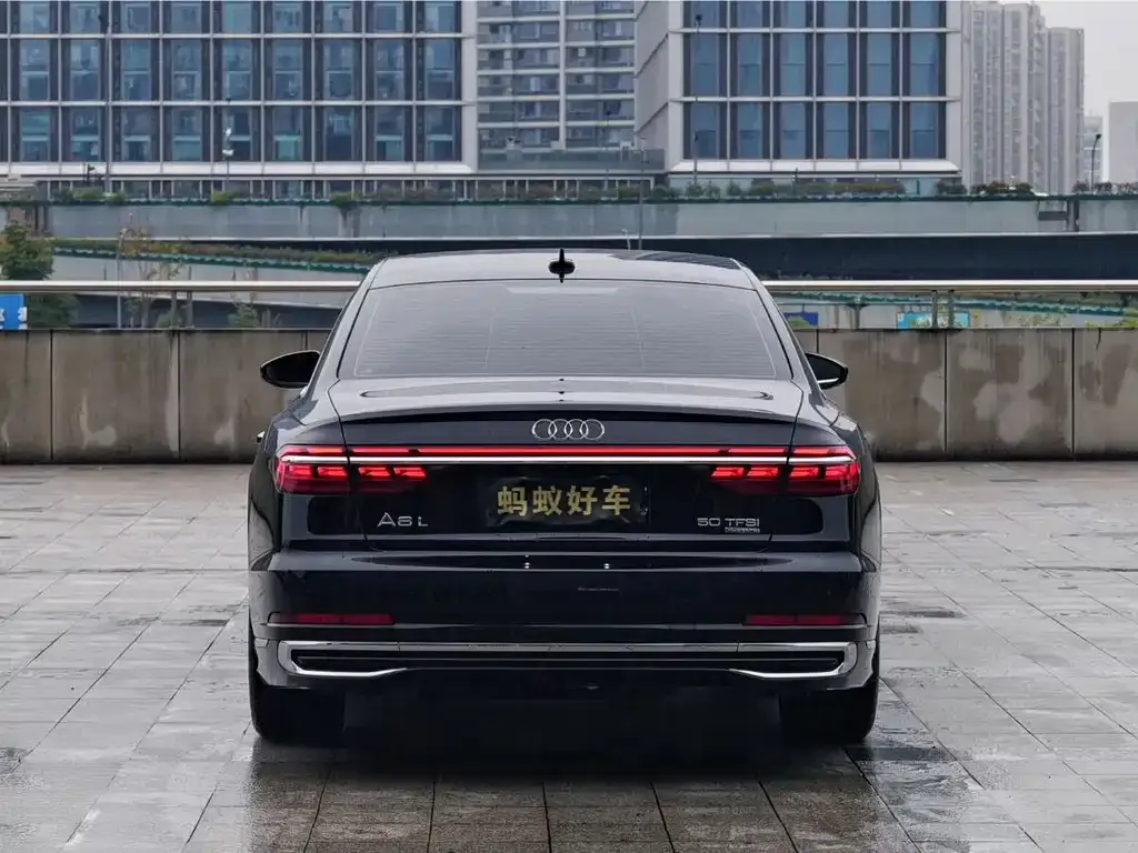 Audi A8 2022 из CN, фото 4