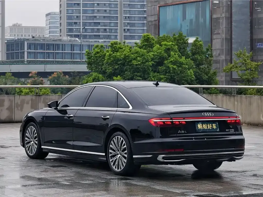 Audi A8 2022 из CN, фото 5