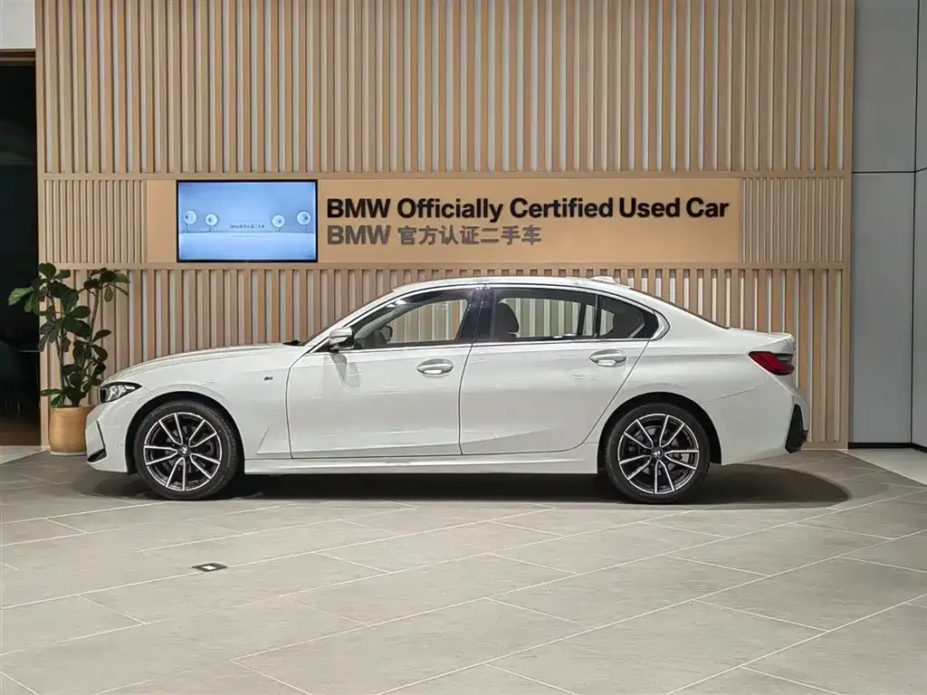 BMW 3 Series 2023 из CN, фото 3