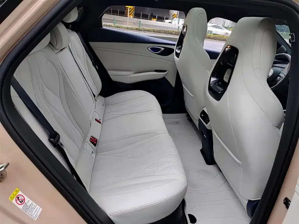 BYD Seal 06GT — фото 10