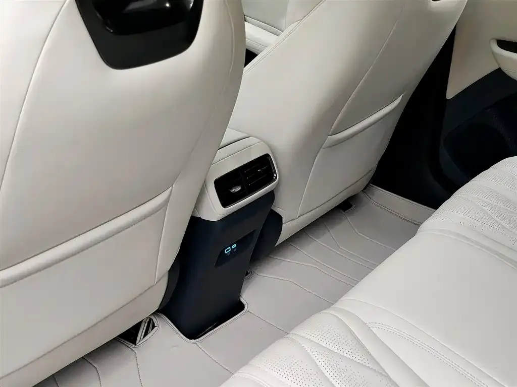 BYD Seal 06GT — фото 9