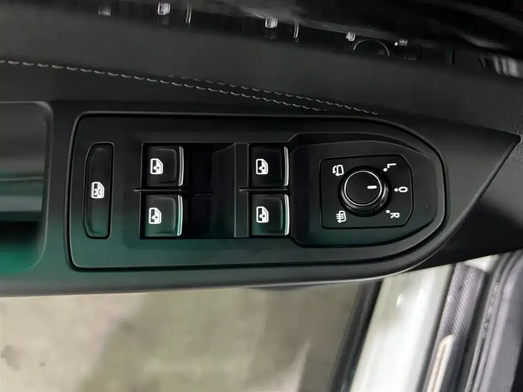 Volkswagen Golf 2021 из CN, фото 10