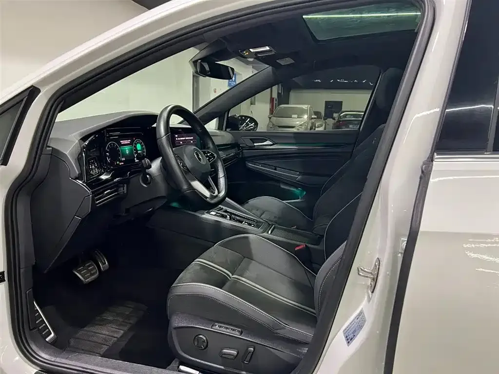 Volkswagen Golf 2021 из CN, фото 8