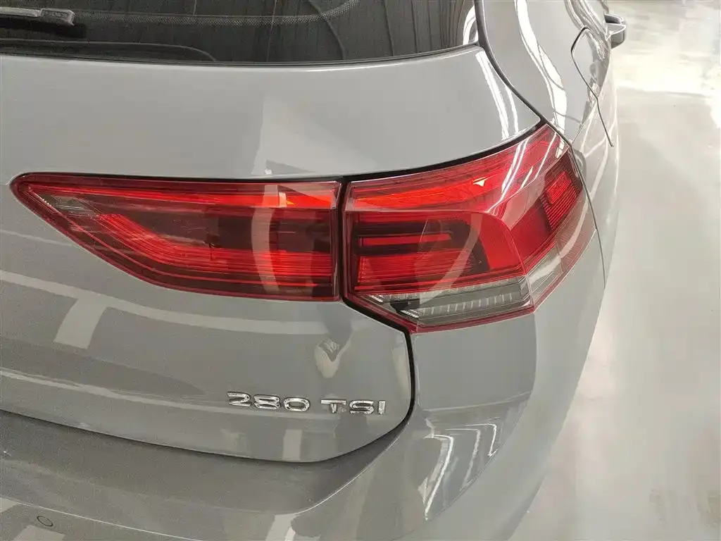 Volkswagen Golf 2022 из CN, фото 8