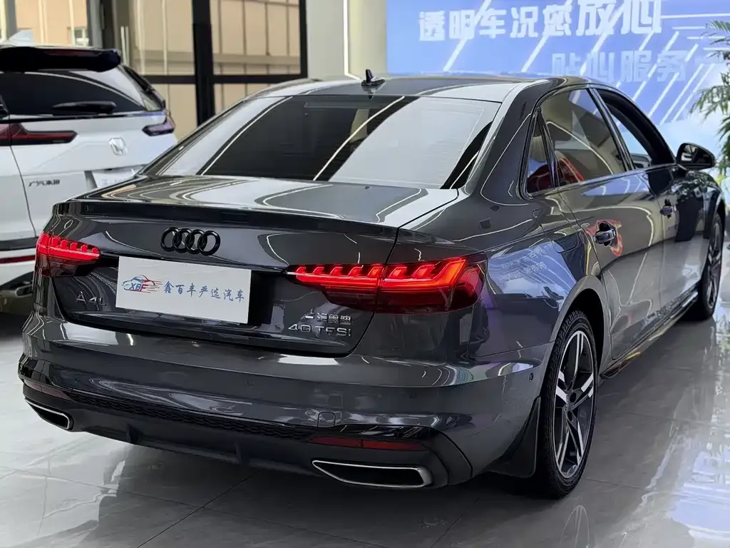 Audi A4L 2023 из CN, фото 10
