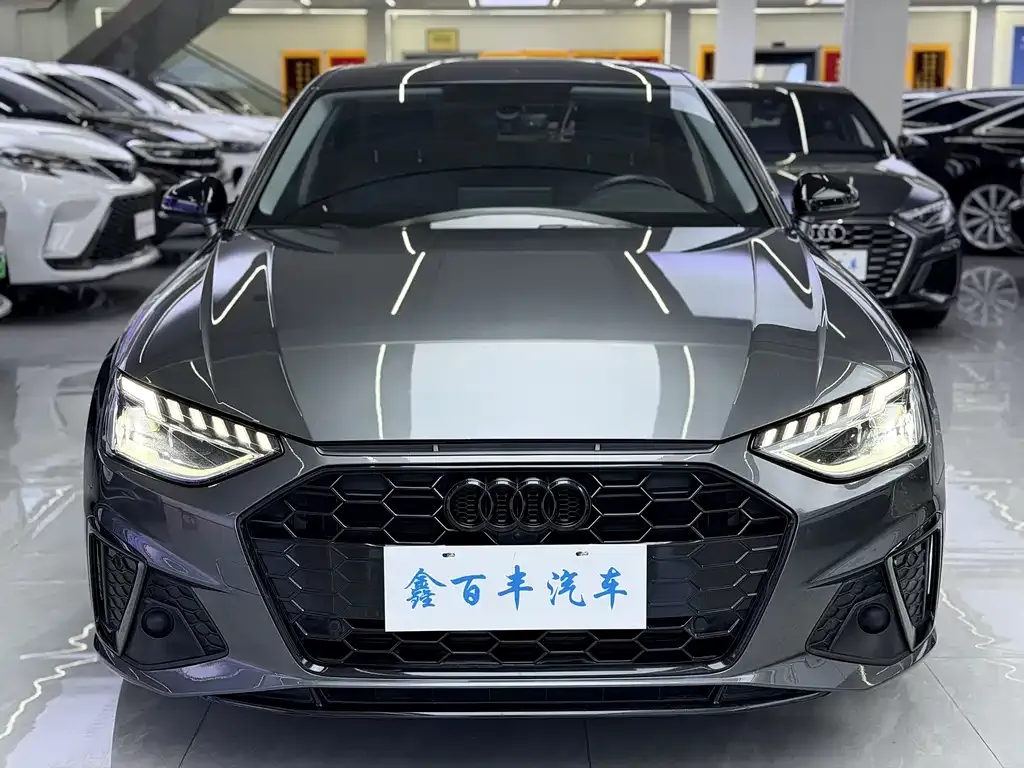Audi A4L 2023 из CN, фото 2