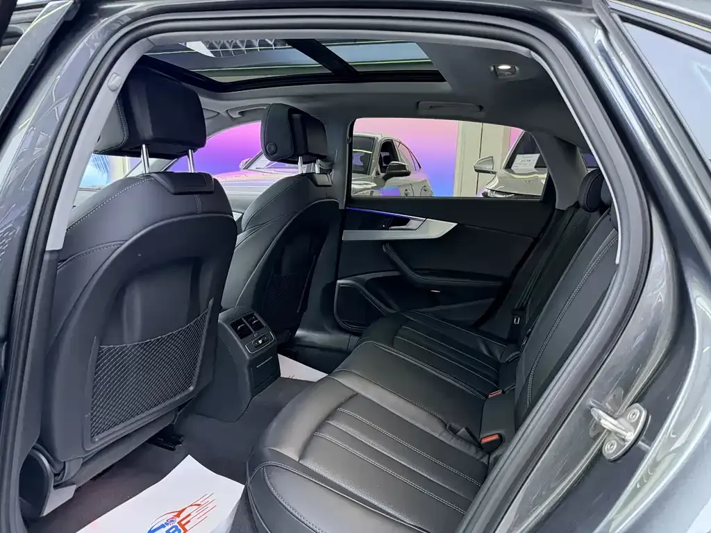 Audi A4L 2023 из CN, фото 7