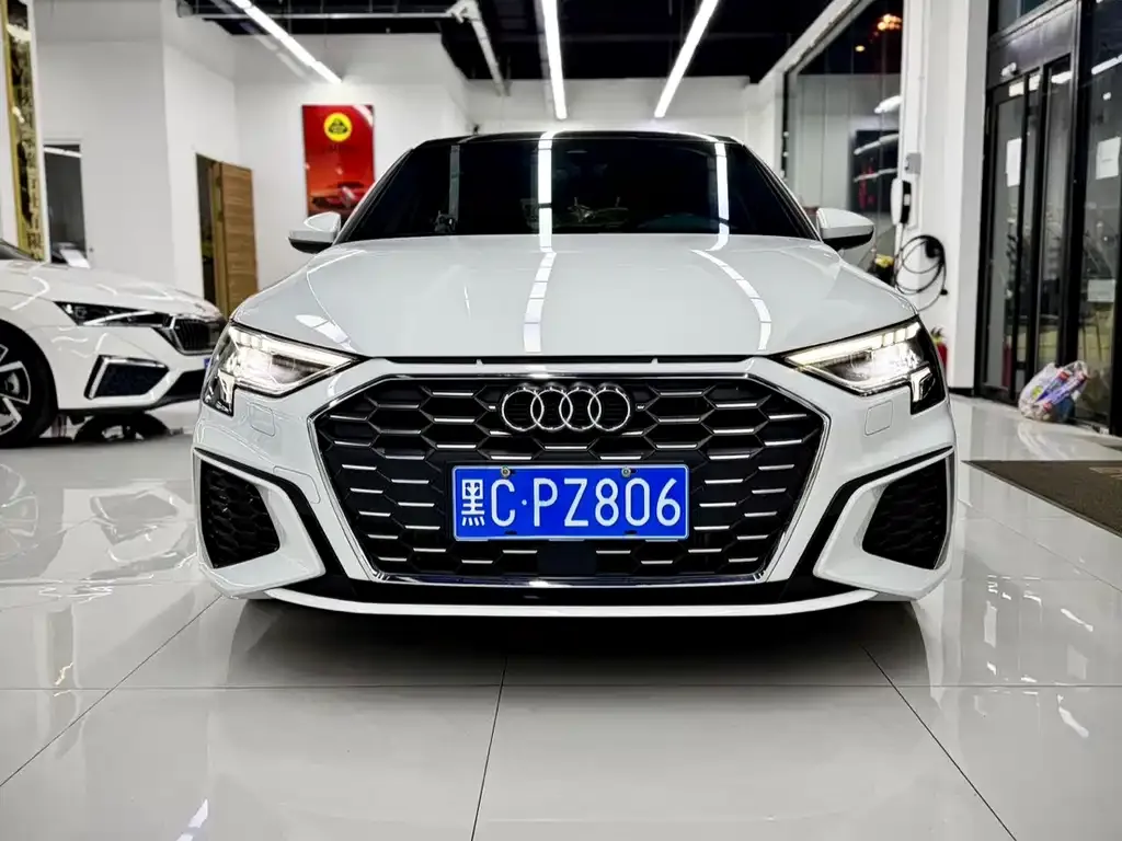 Audi A3 2023 из CN, фото 2