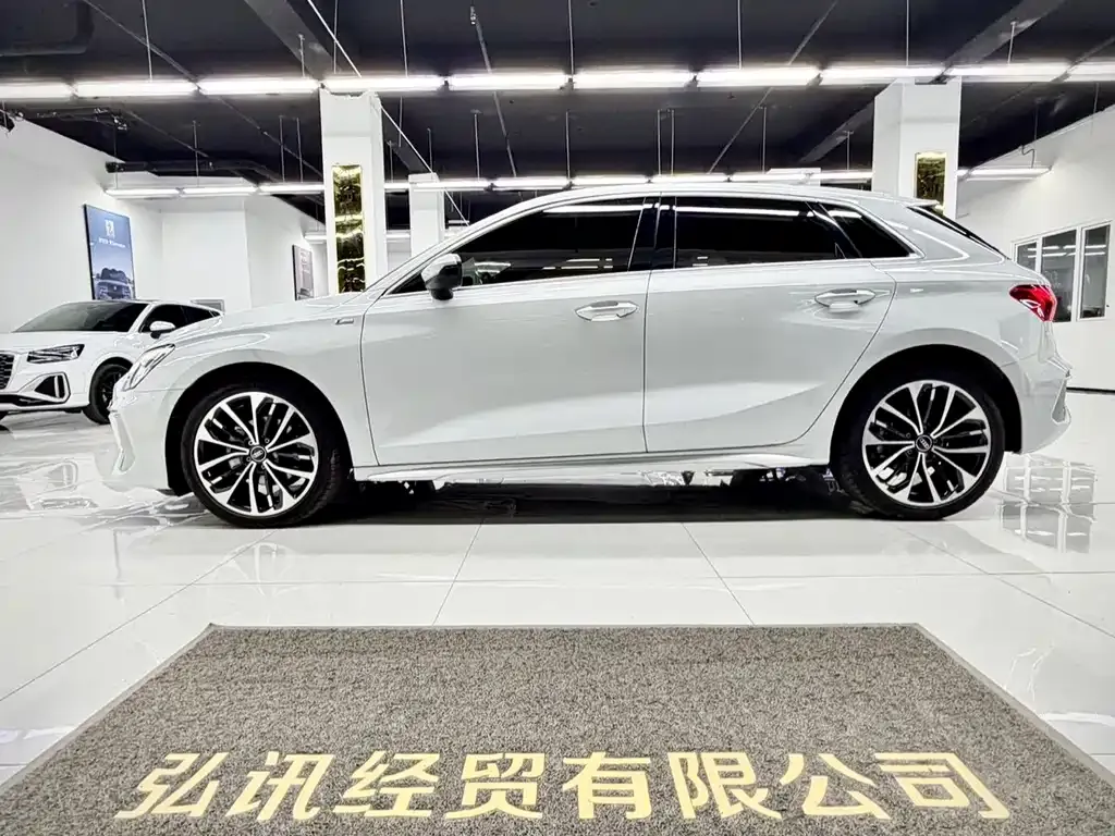Audi A3 2023 из CN, фото 3
