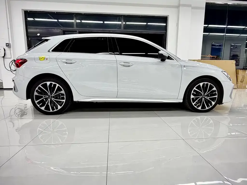 Audi A3 2023 из CN, фото 7