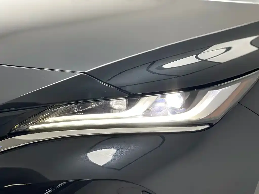 Toyota Harrier 2023 из CN, фото 3