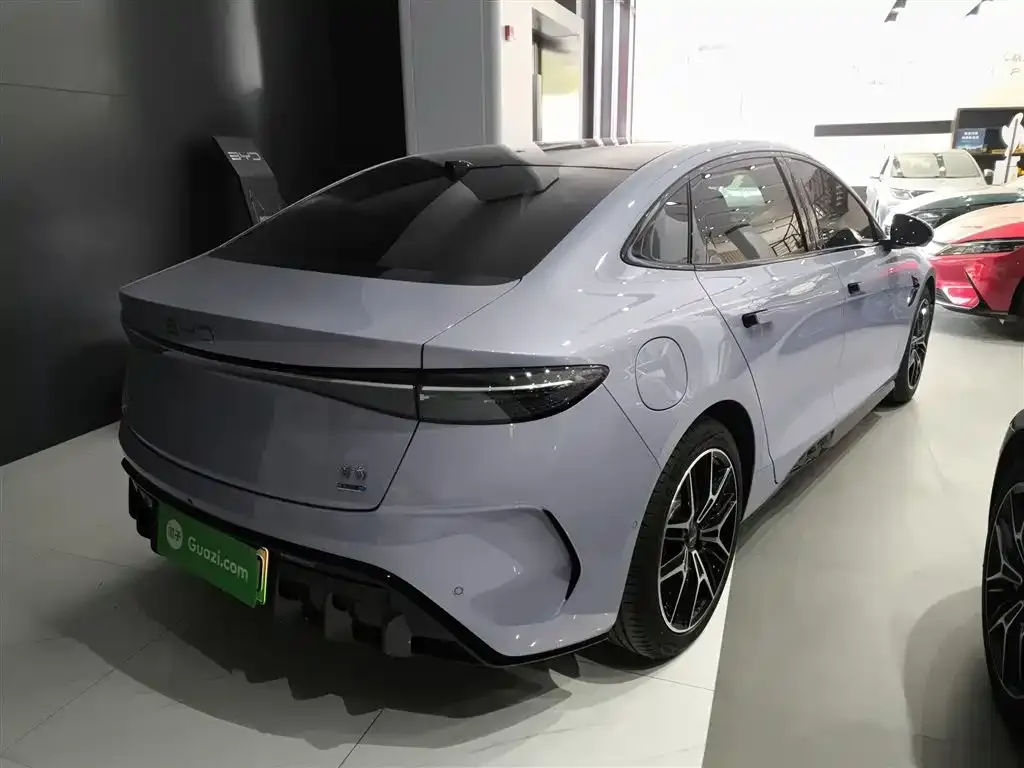 BYD Seal — фото 7
