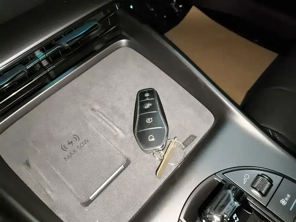 BYD Seal — фото 9