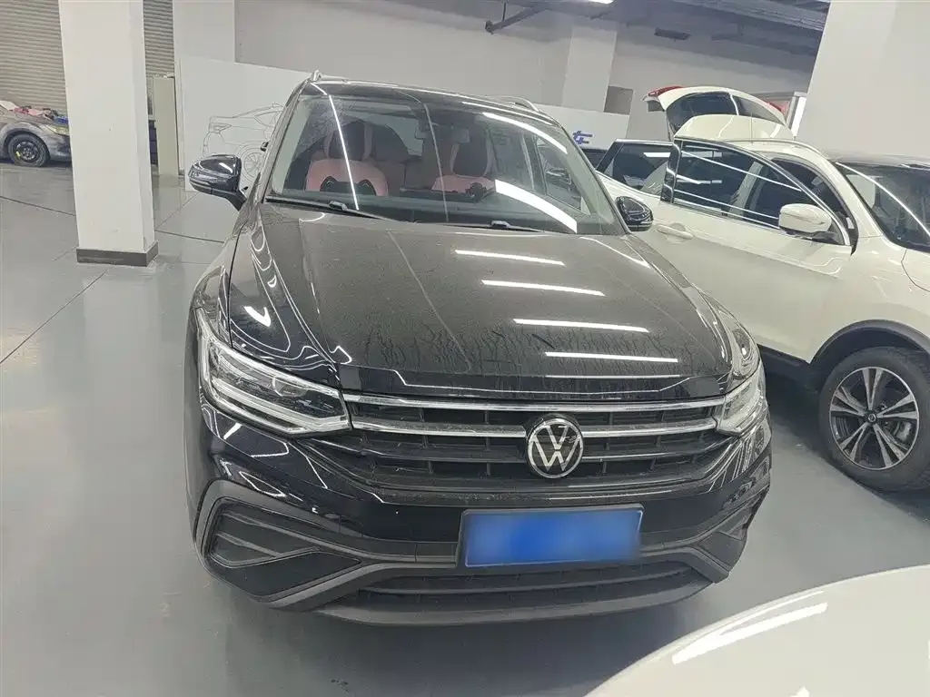 Volkswagen Tiguan L — фото 3