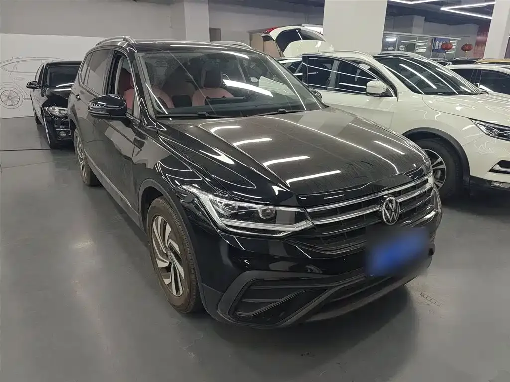 Volkswagen Tiguan L — фото 4