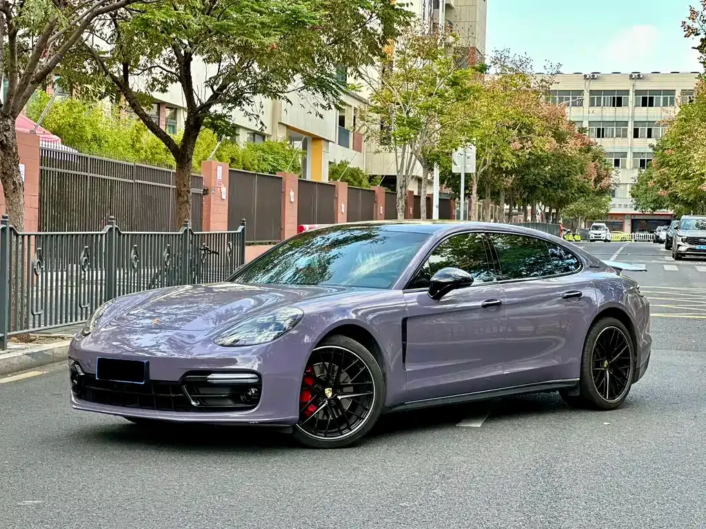 Porsche Panamera — фото 1