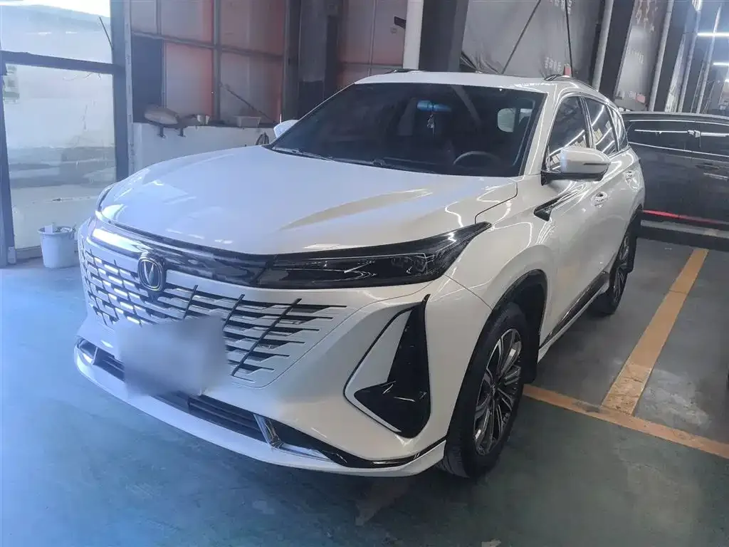 Changan CS75PLUS — фото 1