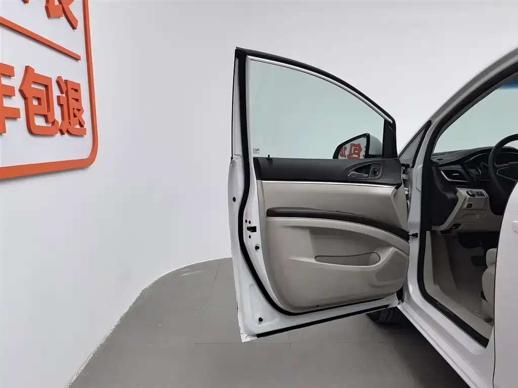 Buick GL8 2021 из CN, фото 8