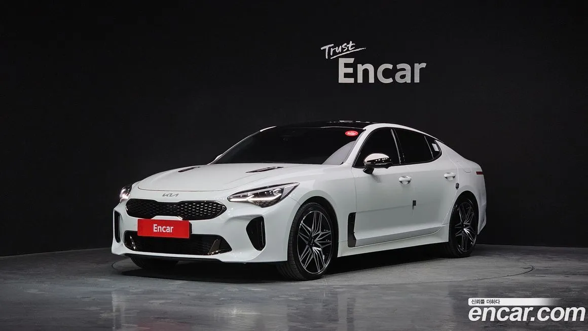 Kia Stinger — фото 1