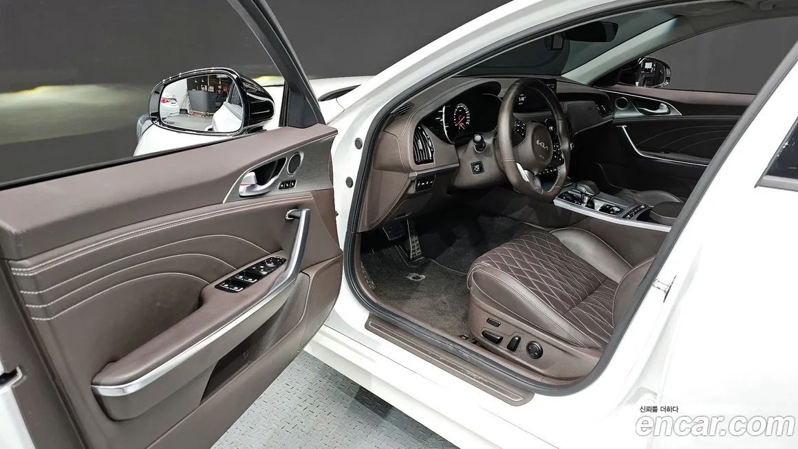 Kia Stinger — фото 10