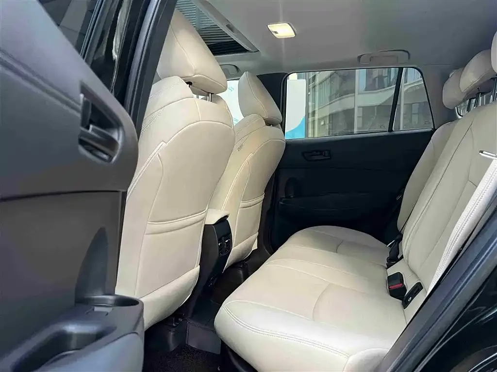 Toyota Frontlander 2024 из CN, фото 5