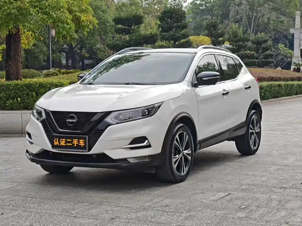 Nissan Qashqai — фото 1