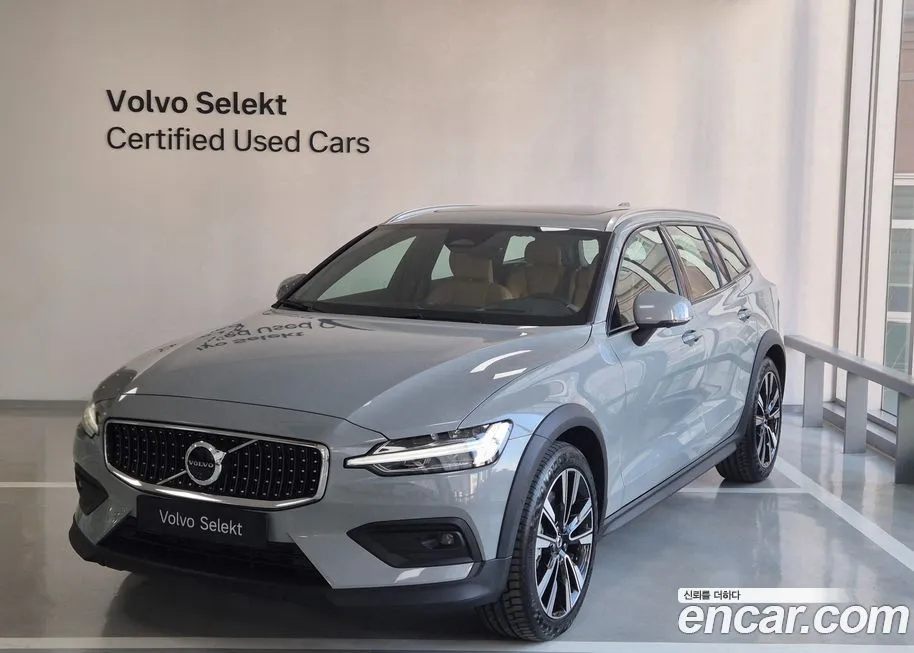 Volvo V60 — фото 1