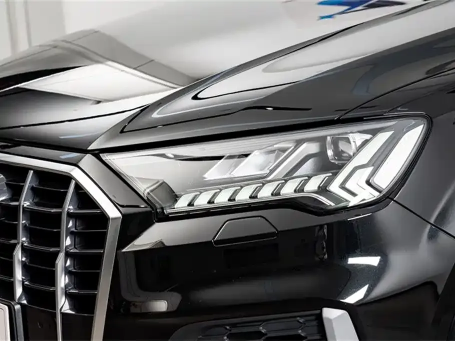 Audi Q7 2023 из CN, фото 4