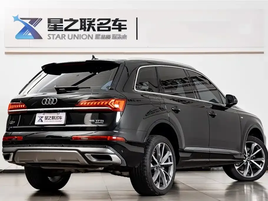 Audi Q7 2023 из CN, фото 7