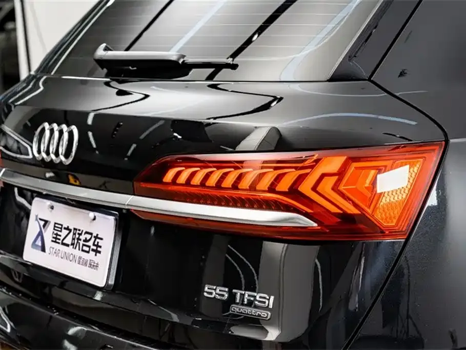 Audi Q7 2023 из CN, фото 9