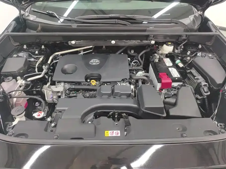 Toyota RAV4 — фото 10