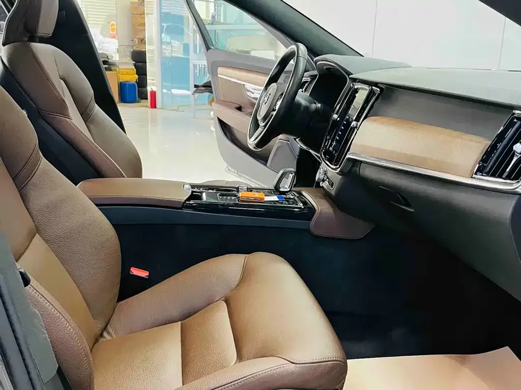 Volvo S90 PHEV 2022 из CN, фото 6