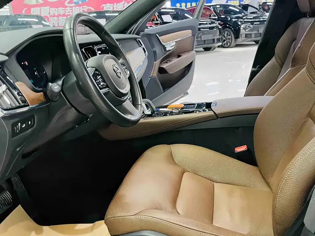 Volvo S90 PHEV 2022 из CN, фото 7