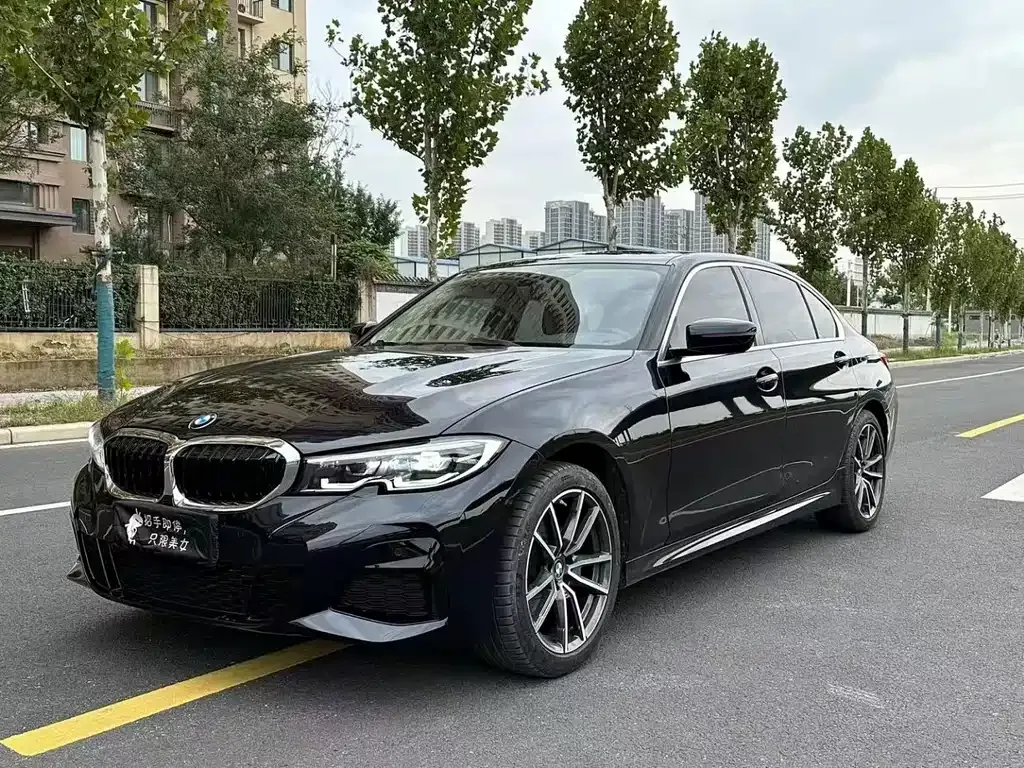 BMW 3 Series 2022 из CN, фото 1