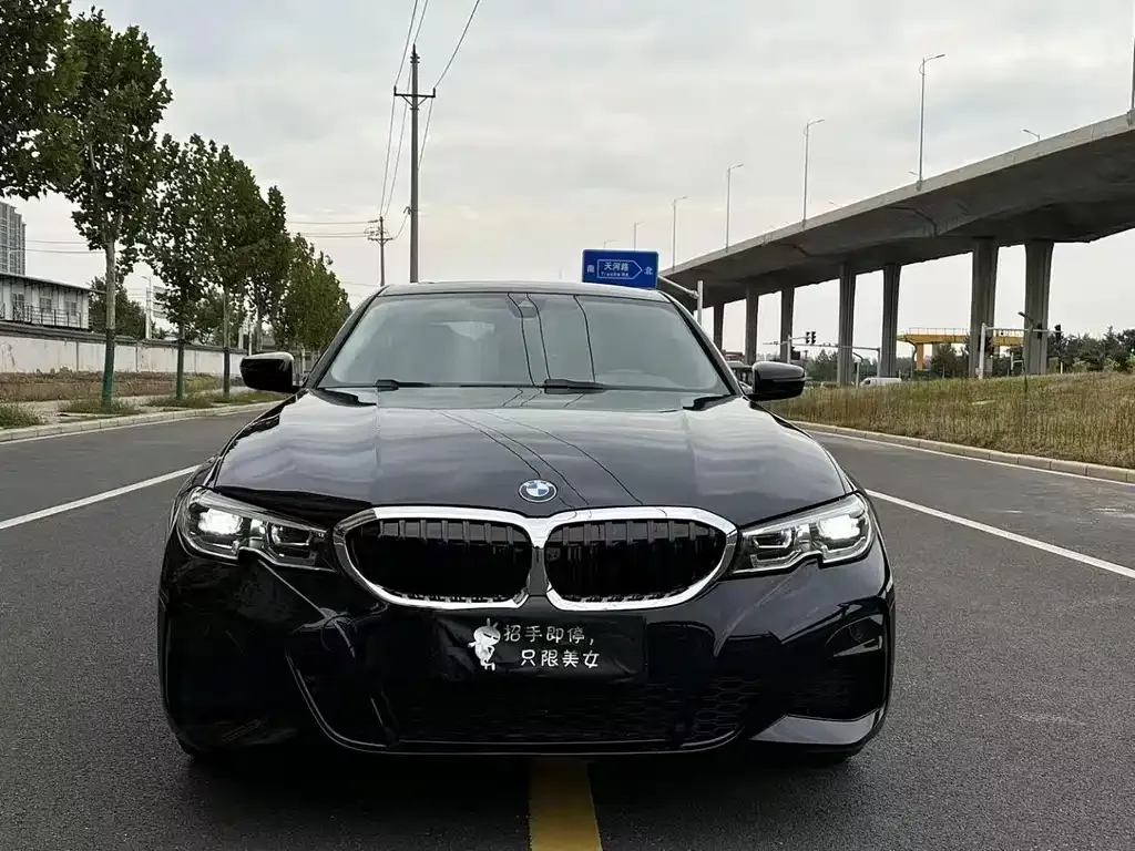 BMW 3 Series 2022 из CN, фото 2