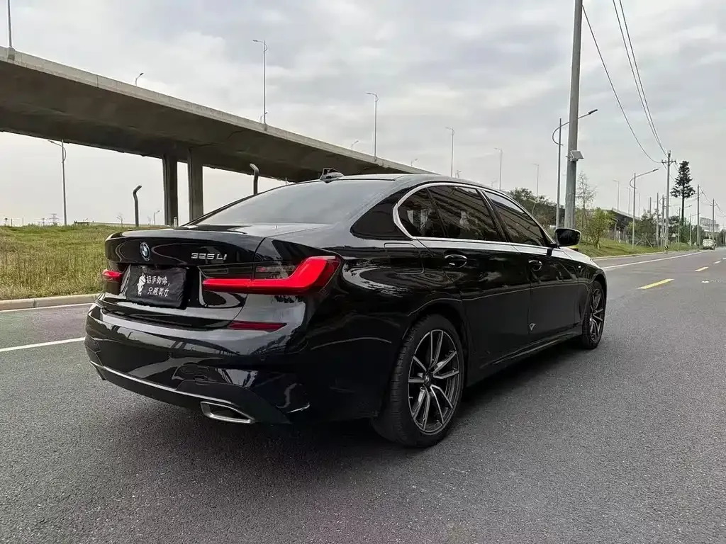 BMW 3 Series 2022 из CN, фото 7