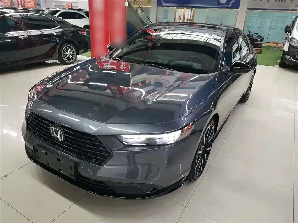 Honda Accord — фото 1