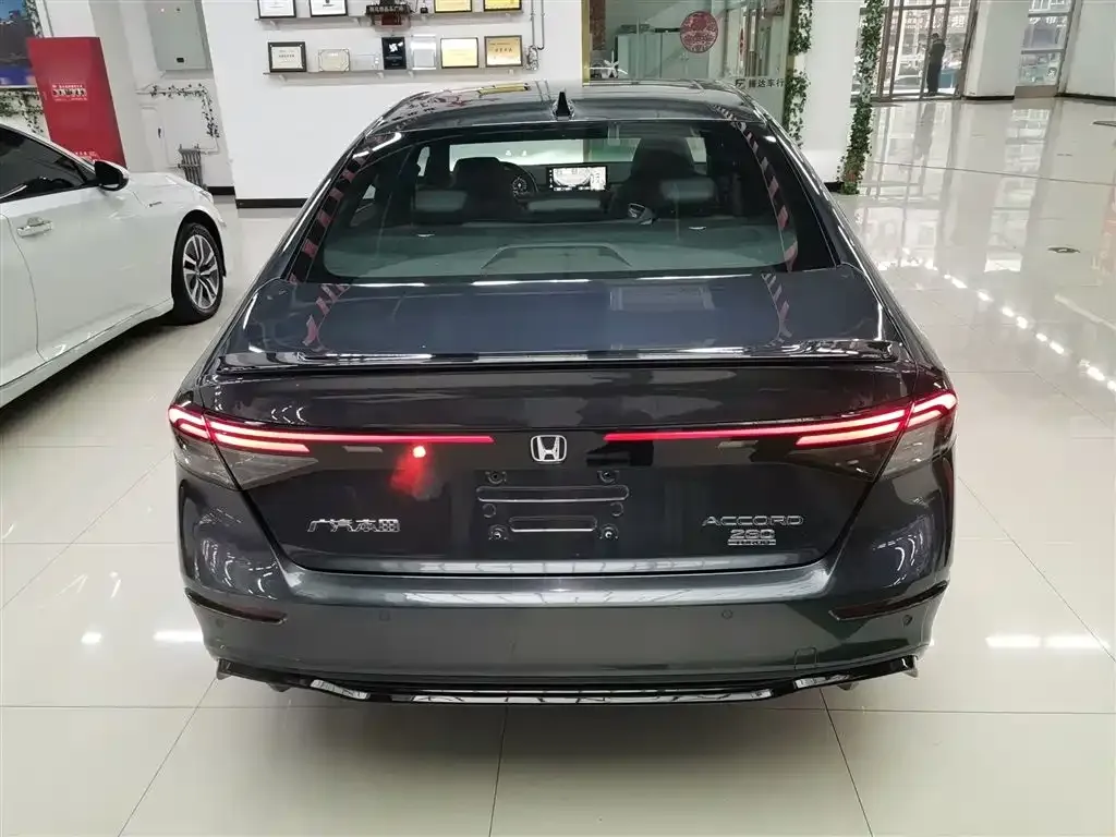 Honda Accord — фото 6