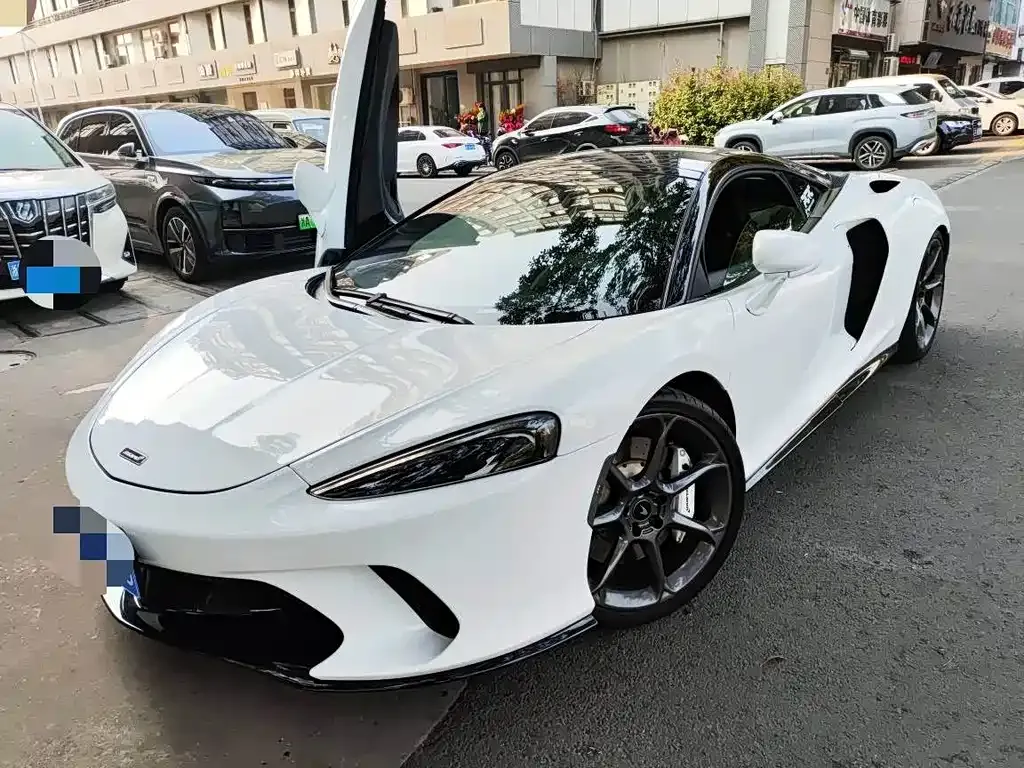 McLaren GT