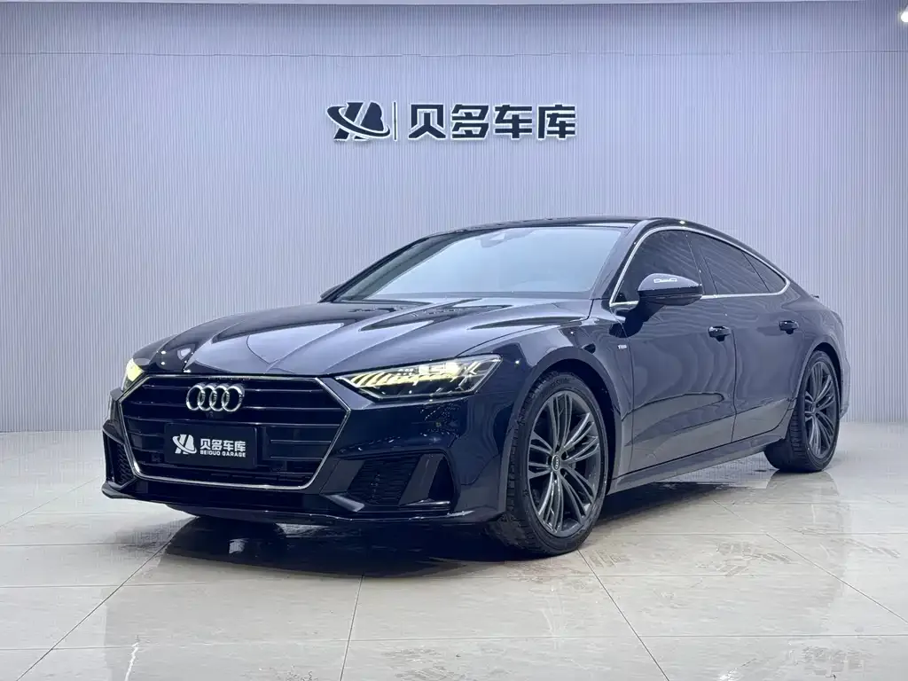 Audi A7 — фото 1