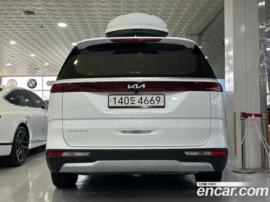 Kia Carnival — фото 4