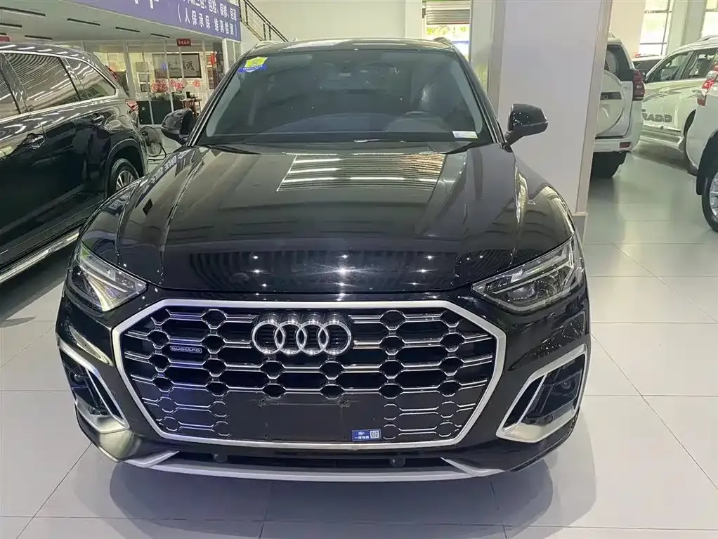 Audi Q5L 2022 из CN, фото 2