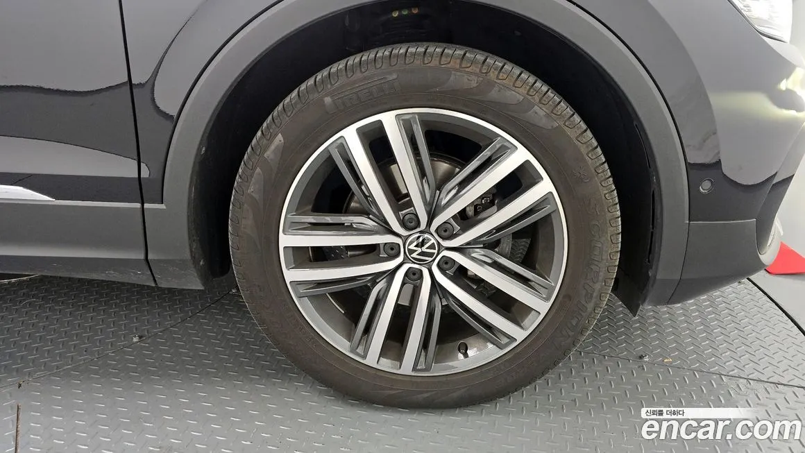 Volkswagen Tiguan — фото 5