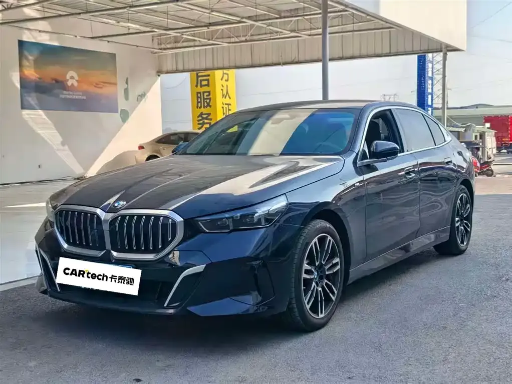 BMW 5 Series 2024 из CN, фото 1