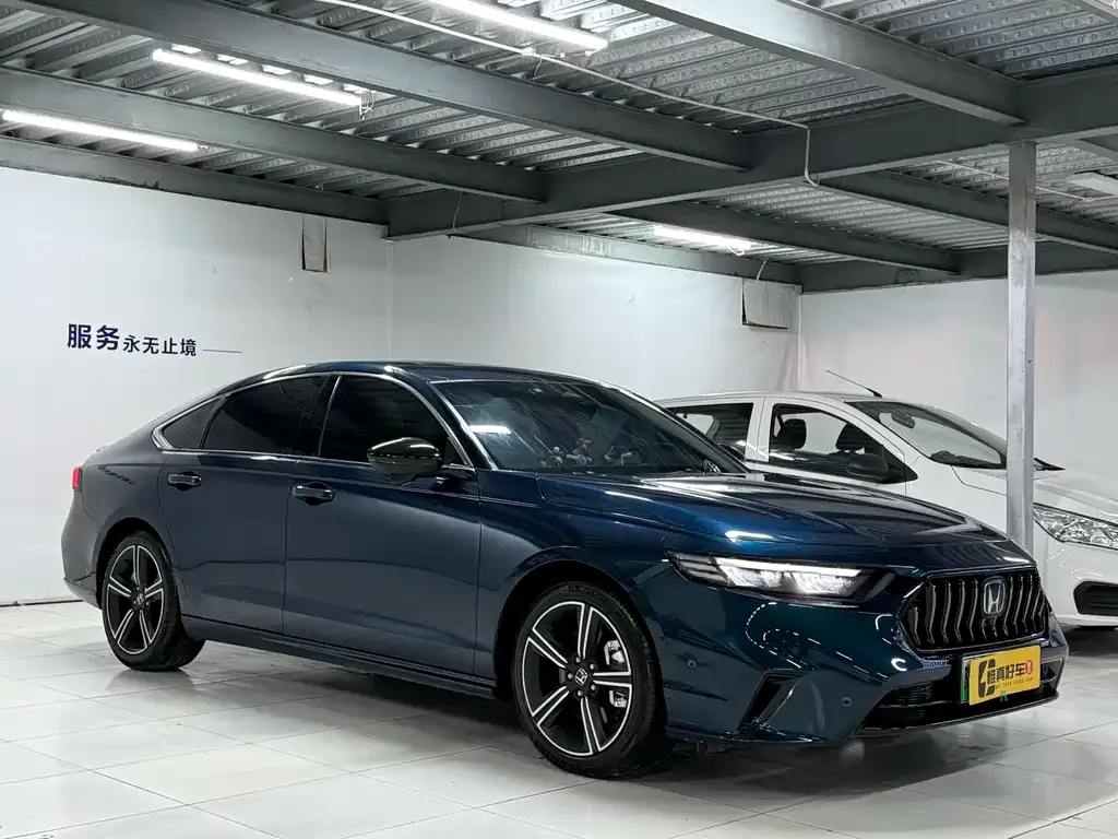 Honda Inspire PHEV 2023 из CN, фото 3
