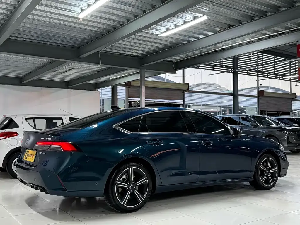 Honda Inspire PHEV 2023 из CN, фото 4