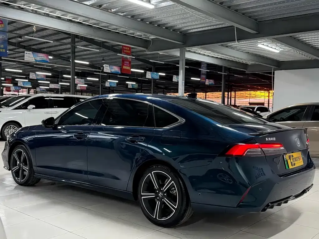 Honda Inspire PHEV 2023 из CN, фото 6