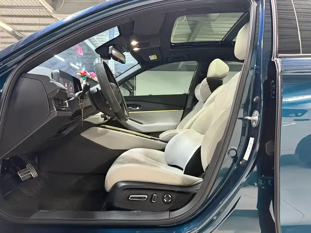 Honda Inspire PHEV 2023 из CN, фото 7