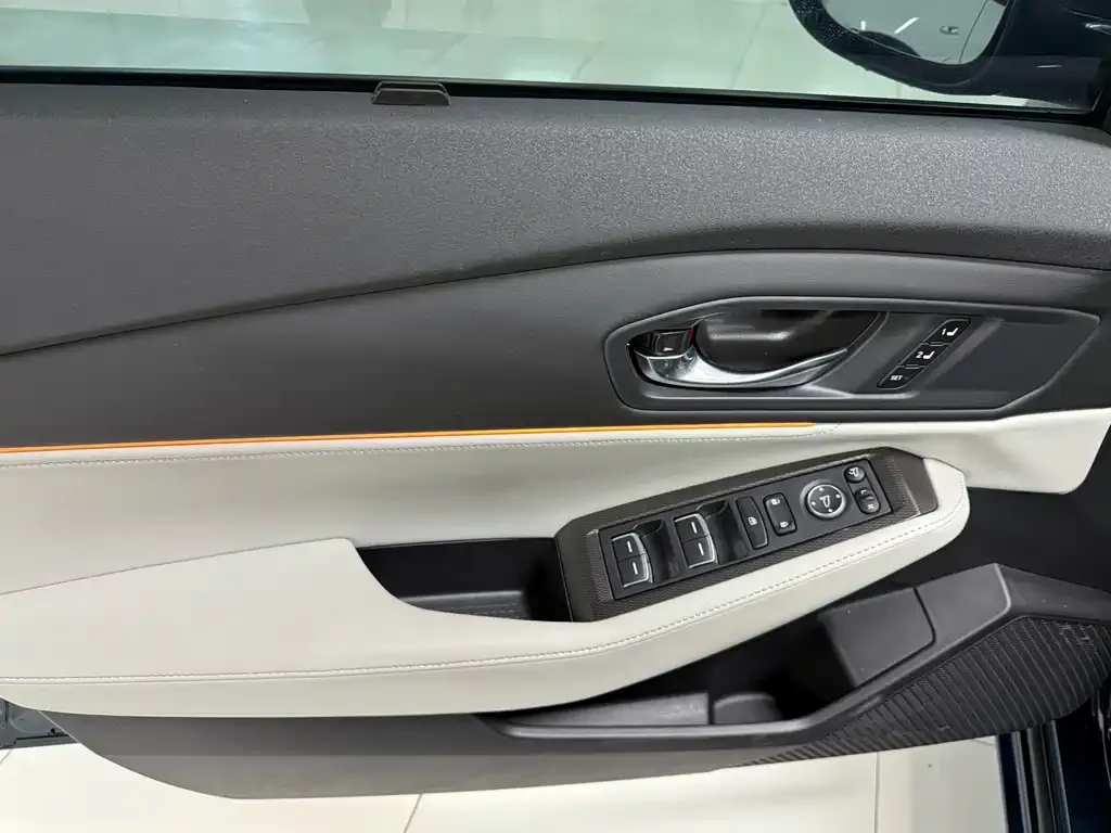 Honda Inspire PHEV 2023 из CN, фото 9